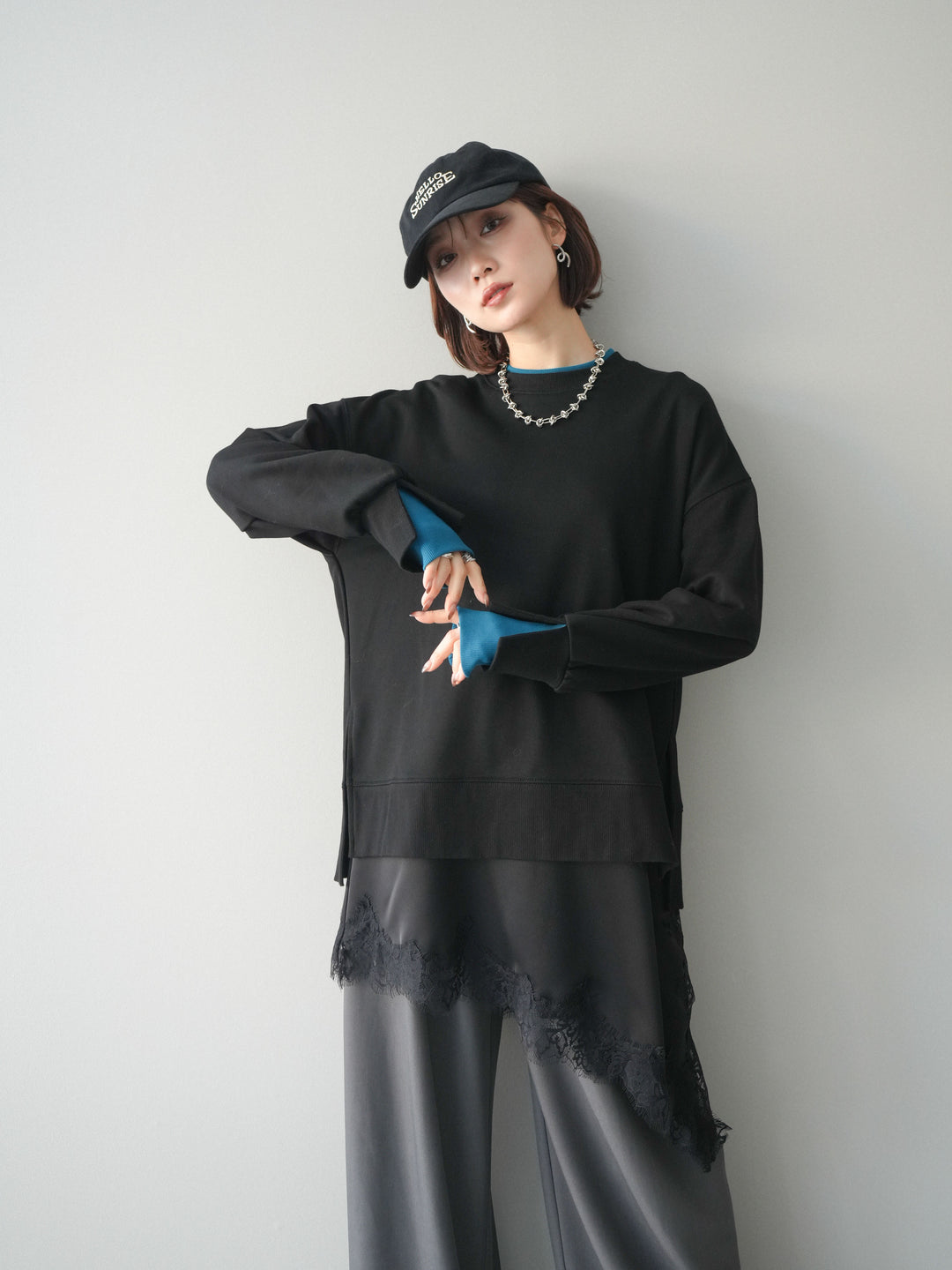 [予約]配色レイヤードデザインスエットプルオーバー/black