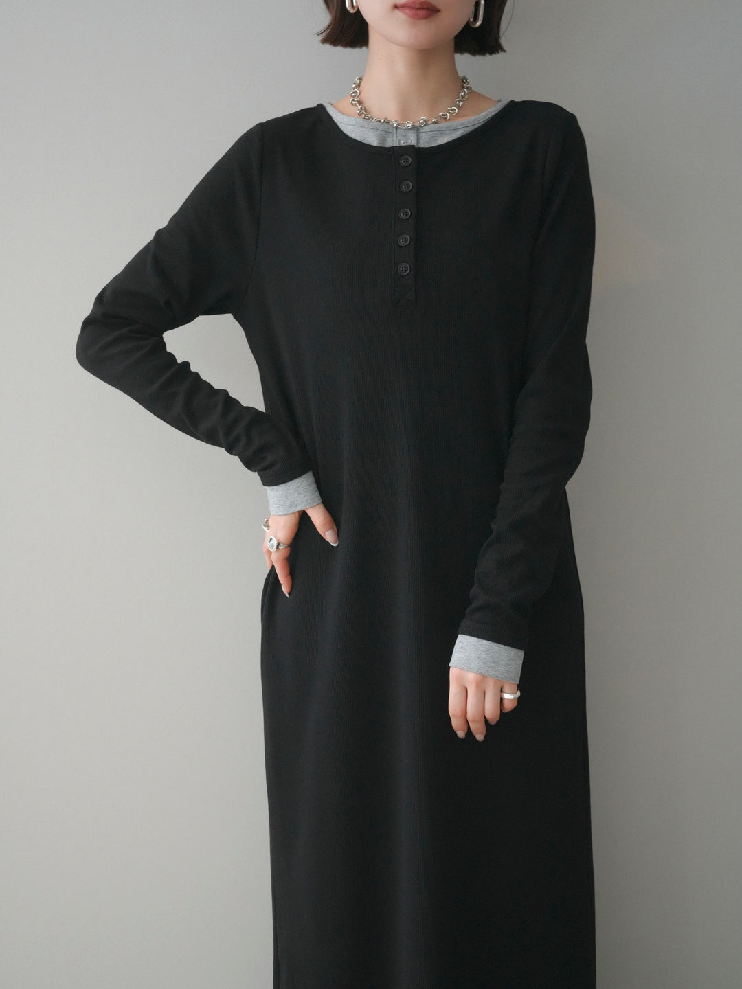 [予約]配色レイヤードヘンリーネックカットリブワンピース/black