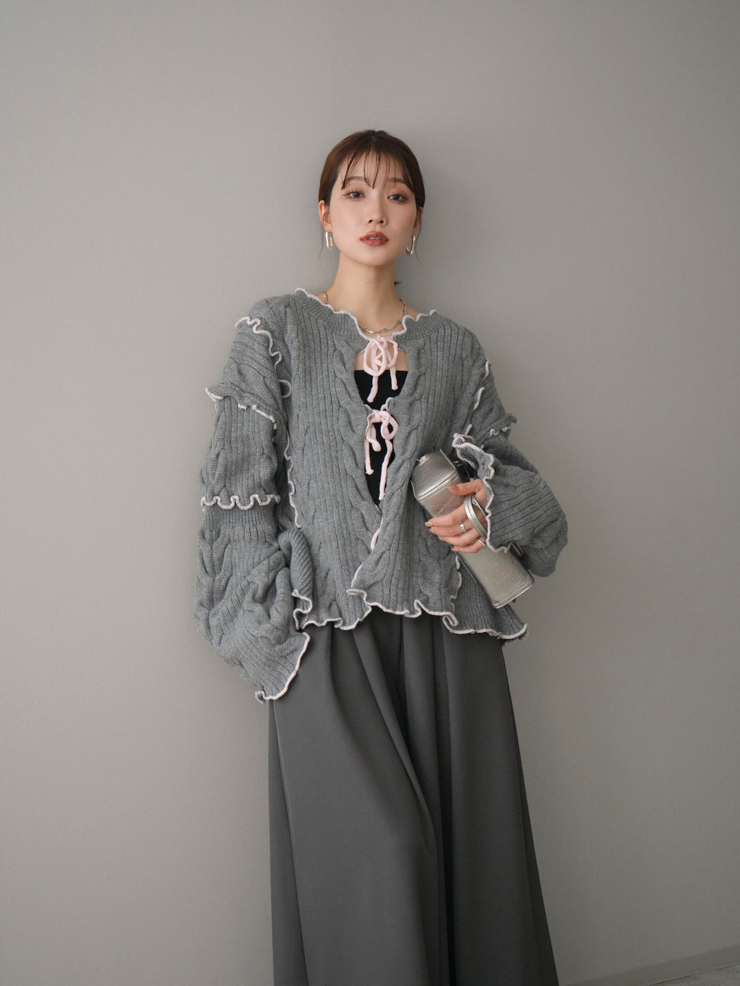 [SET]フロントリボン配色メローニットカーディガン+テープベルトタックバギーパンツ(2set)