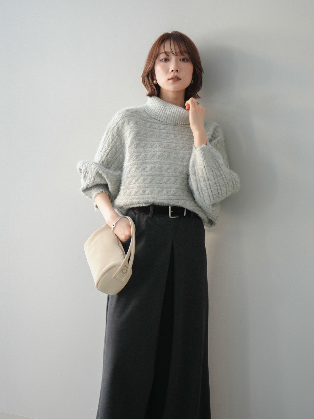 [予約]オフタートルケーブル編みニットプルオーバー/gray