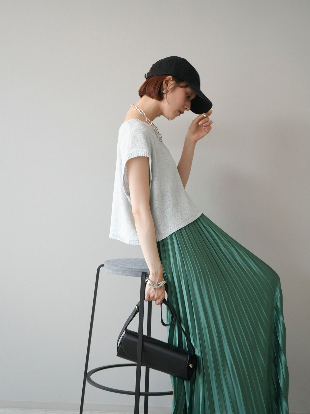 [SET]ネップヤーンクロップドニットベスト+サテンプリーツマキシスカート(2set)