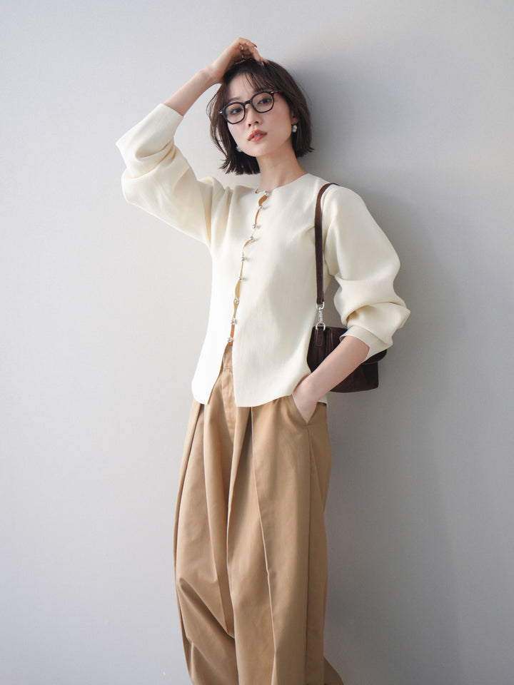 [予約]フロントスリットシルバーボタンニットカーディガン/off