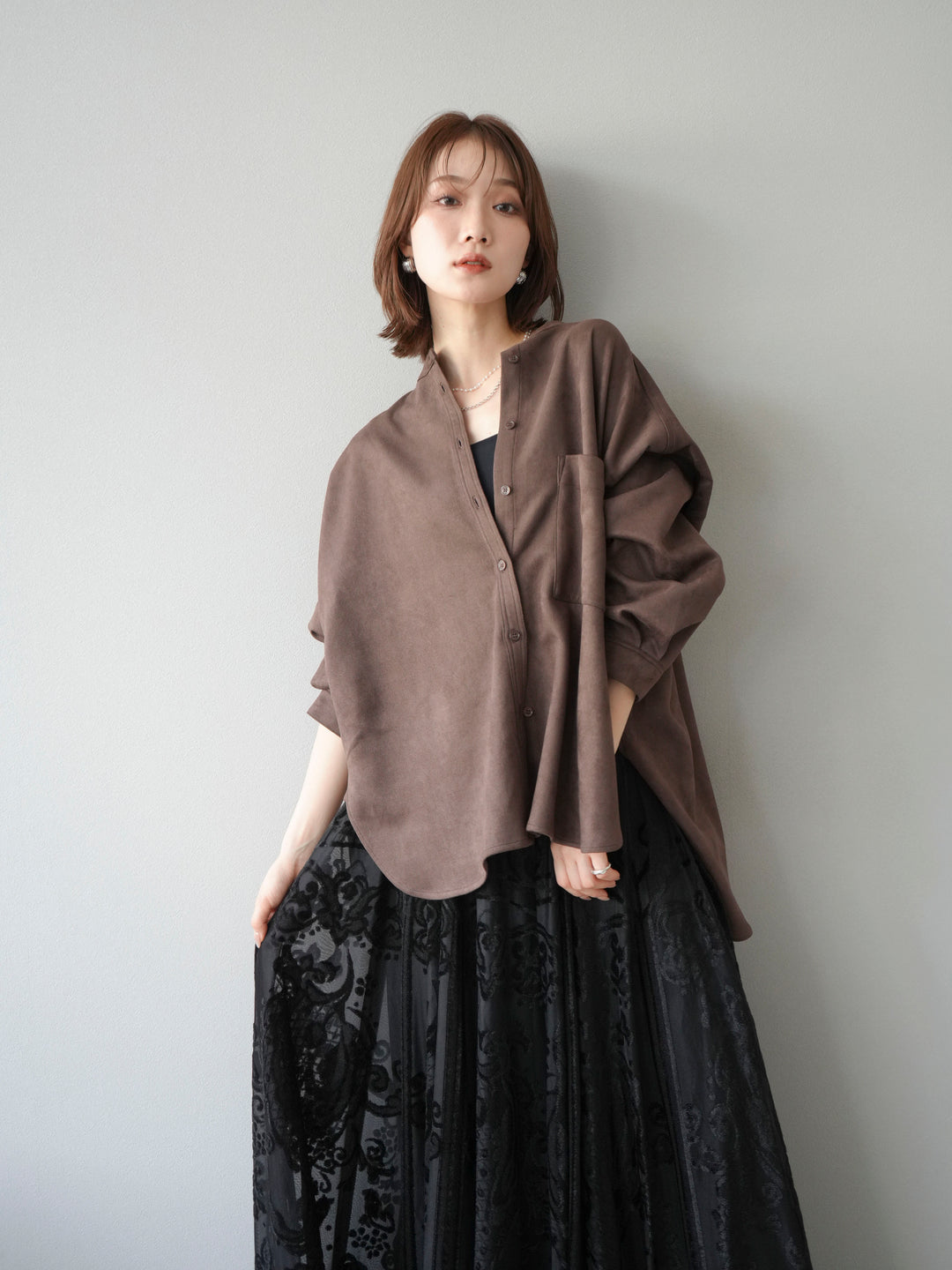 [SET]スエードバンドカラーオーバーシャツ+アンティーク柄フロッキーマキシスカート(2set)