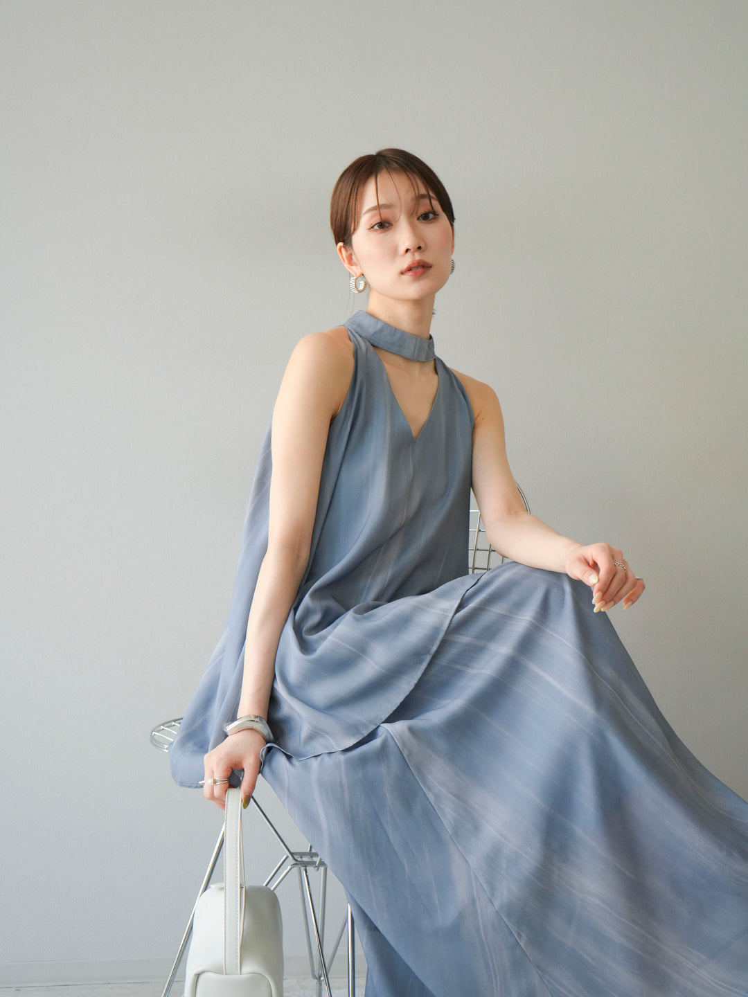 [SET] 細膩花紋V領襯衫＆喇叭裙（2套）