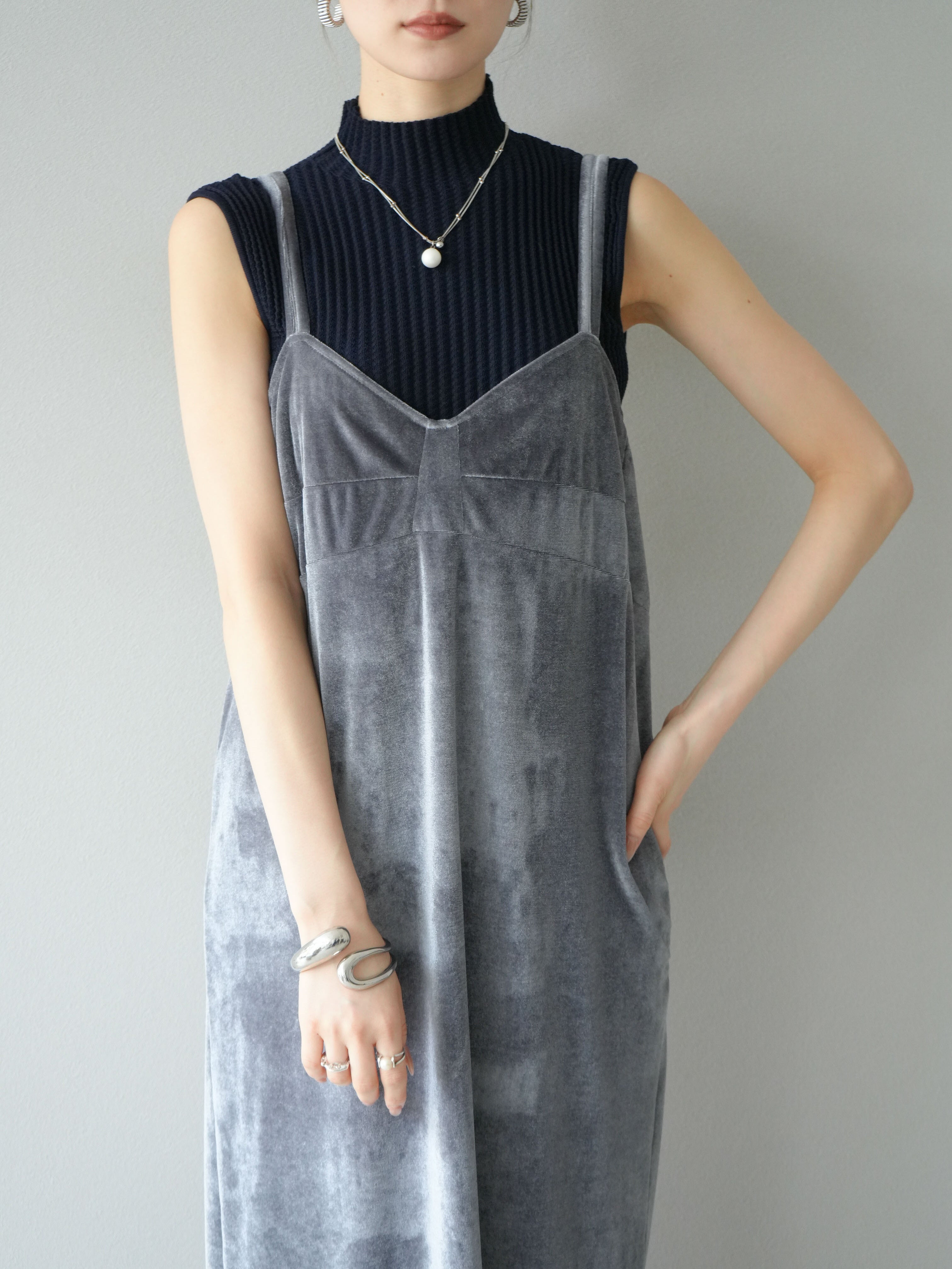 ベロアビスチェキャミワンピース ベロアワンピース ロング グレー Lumier 予約]ベロアビスチェキャミワンピース/グレー – Lumier