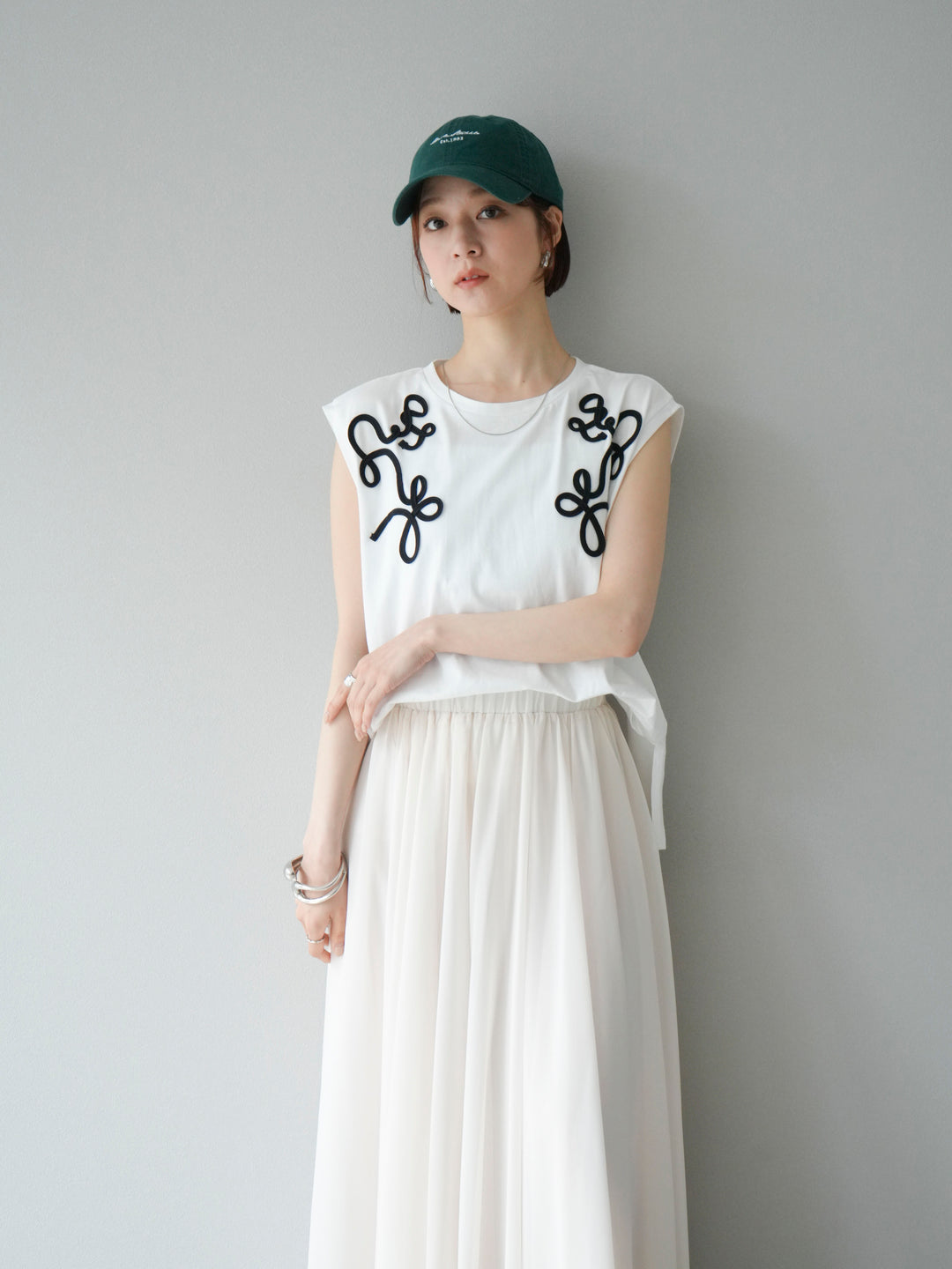 [SET] 繩繡法式袖T卹+雪紡喇叭裙（2件組）