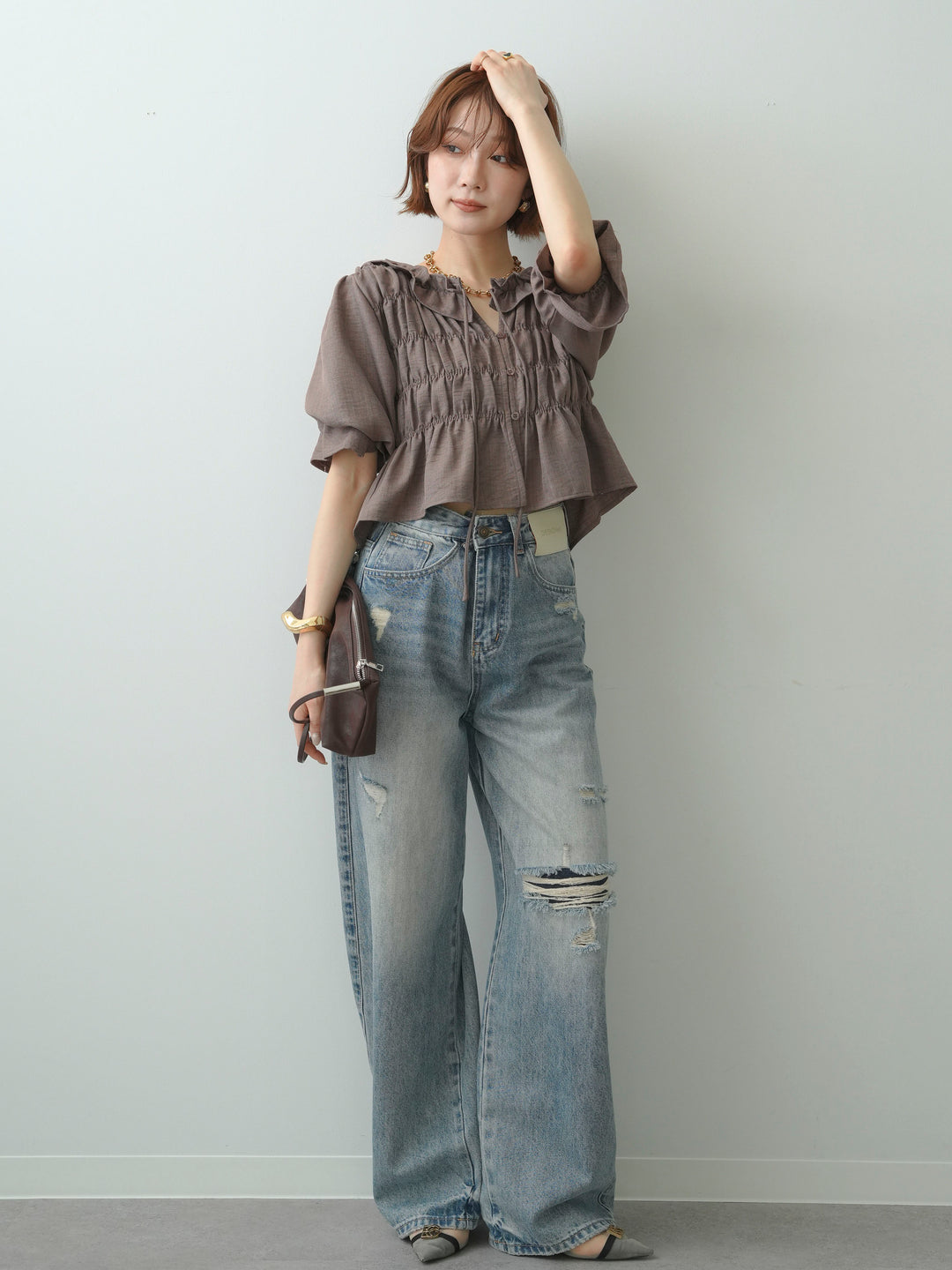 [SET]フリルネックシャーリングブラウス+ダメージデニムセミワイドパンツ(2set)