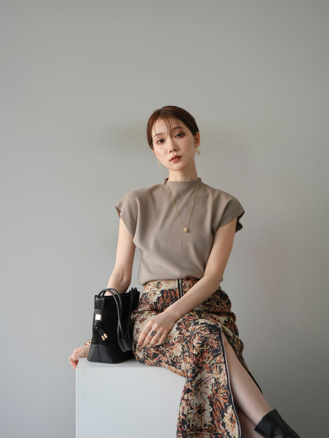 [SET]プチネックフレンチニットトップス+ゴブランフロントジップタイトスカート(2set)