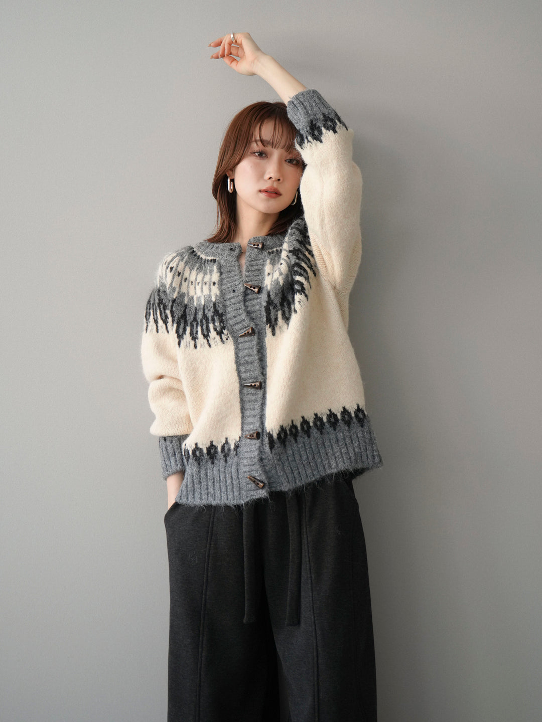 [予約]トグルボタン求心柄ニットカーディガン/gray