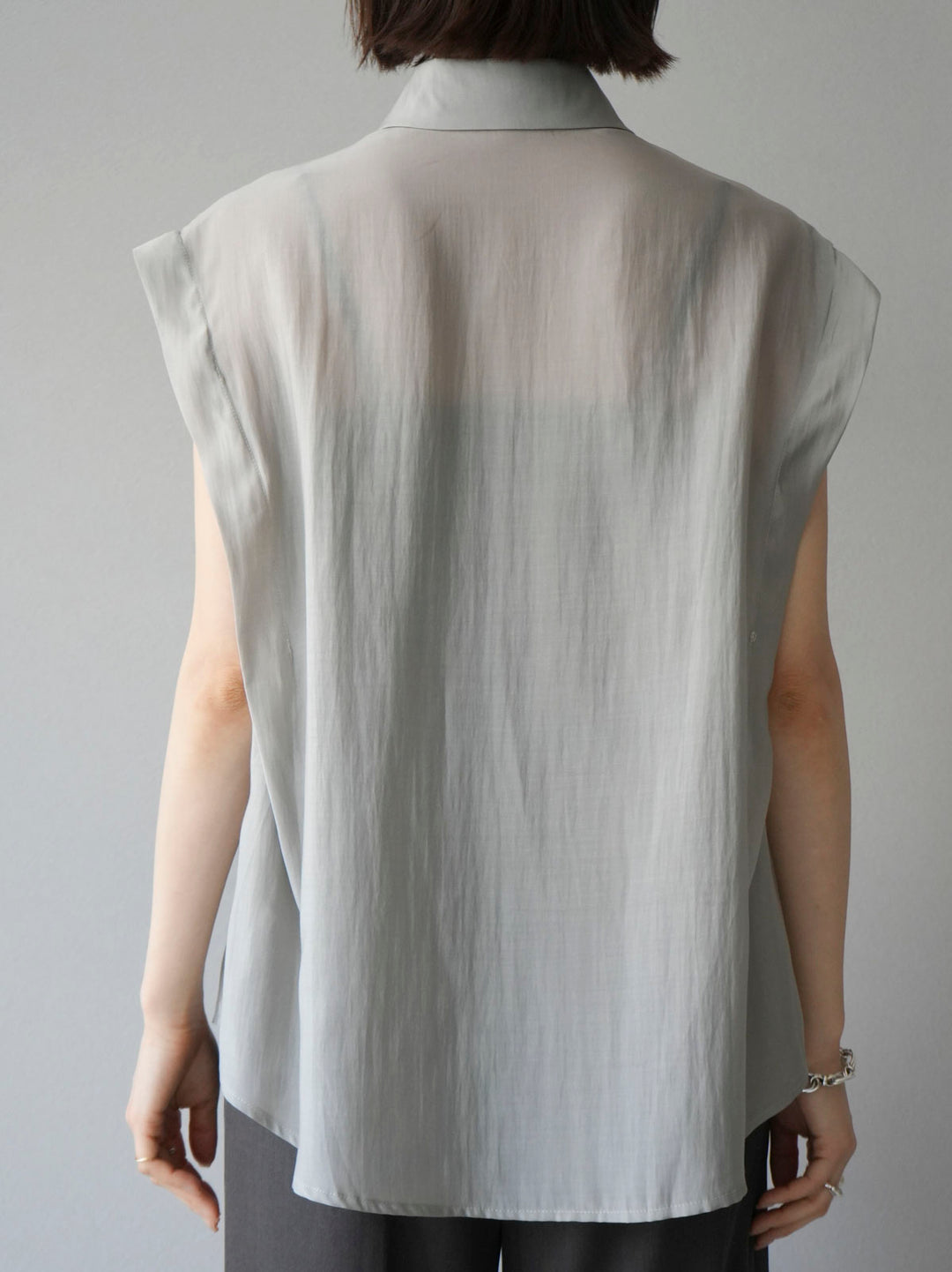 [Pre-order] Tuck shoulder sheer sleeveless shirt/gray