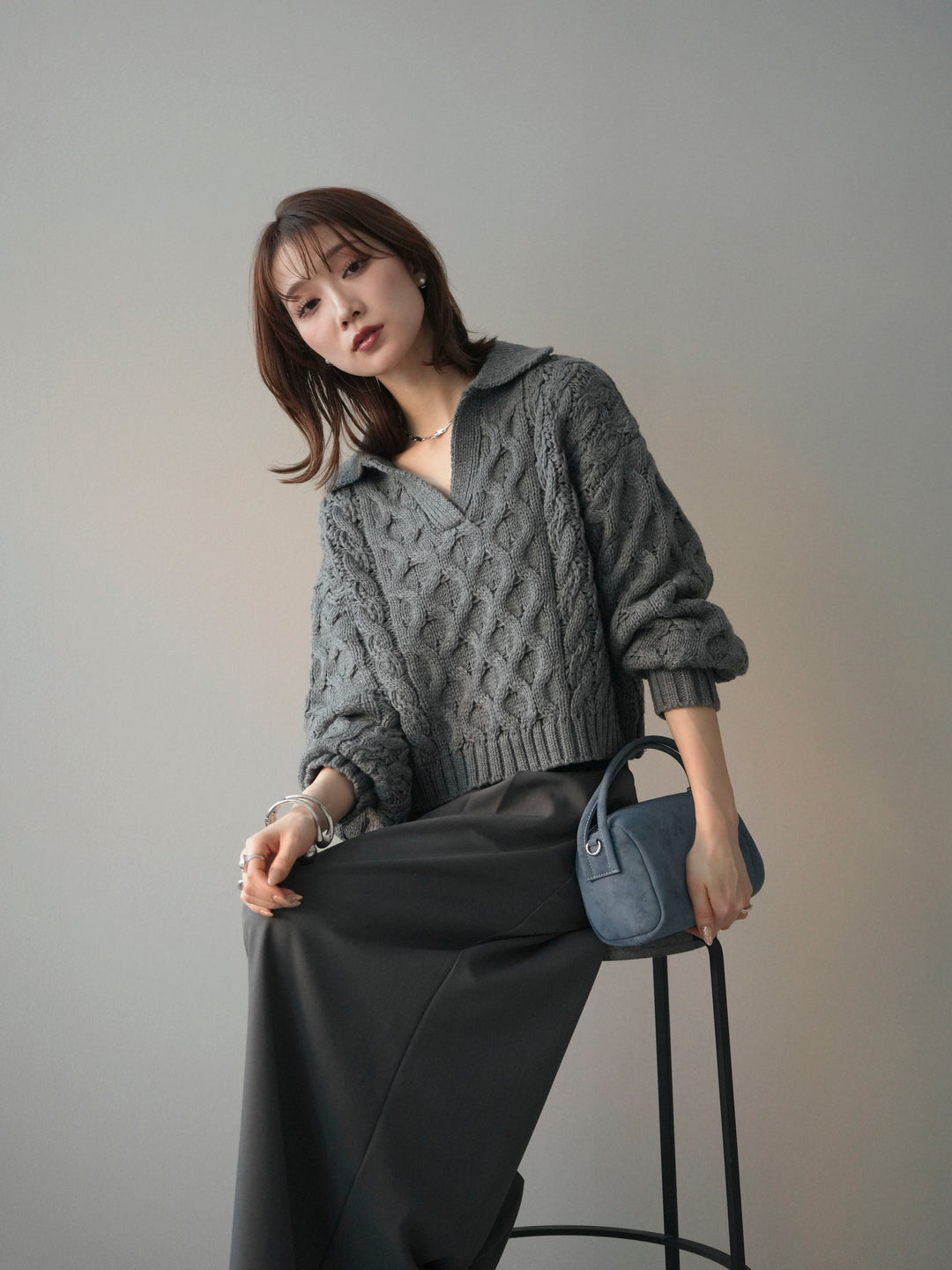 [SET]バルキーケーブルクロップド開襟プルオーバー+テープベルトタックバギーパンツ(2set)