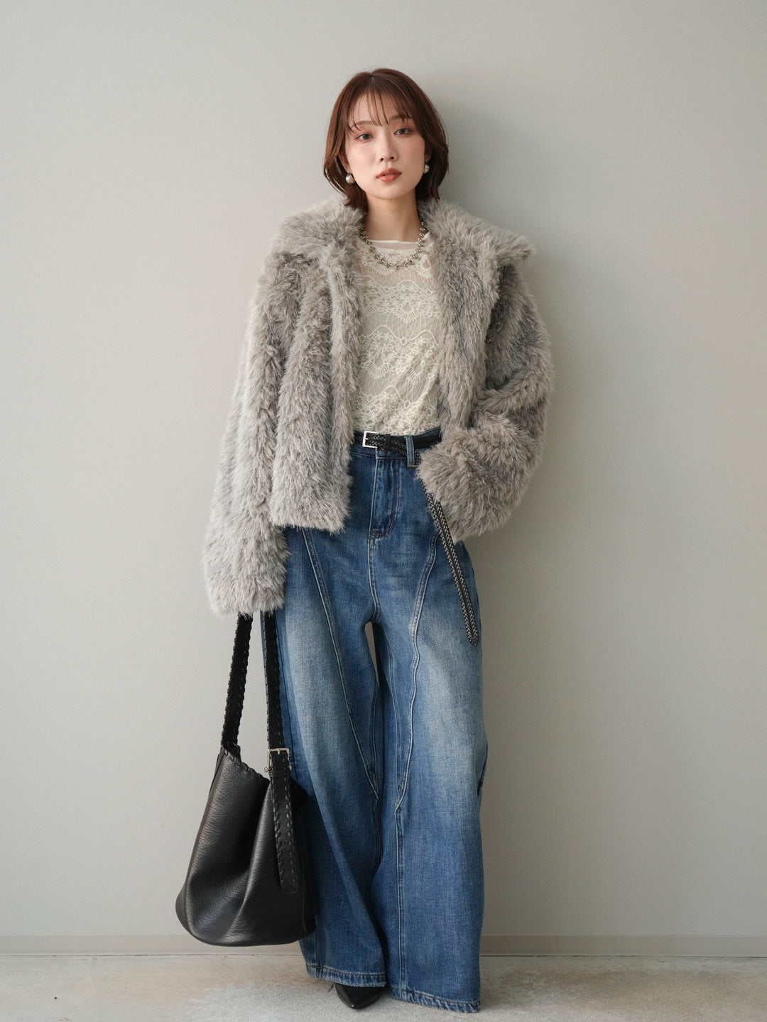 【套裝】短款人造毛領罩衫+磨毛牛仔修身褲（兩件套）