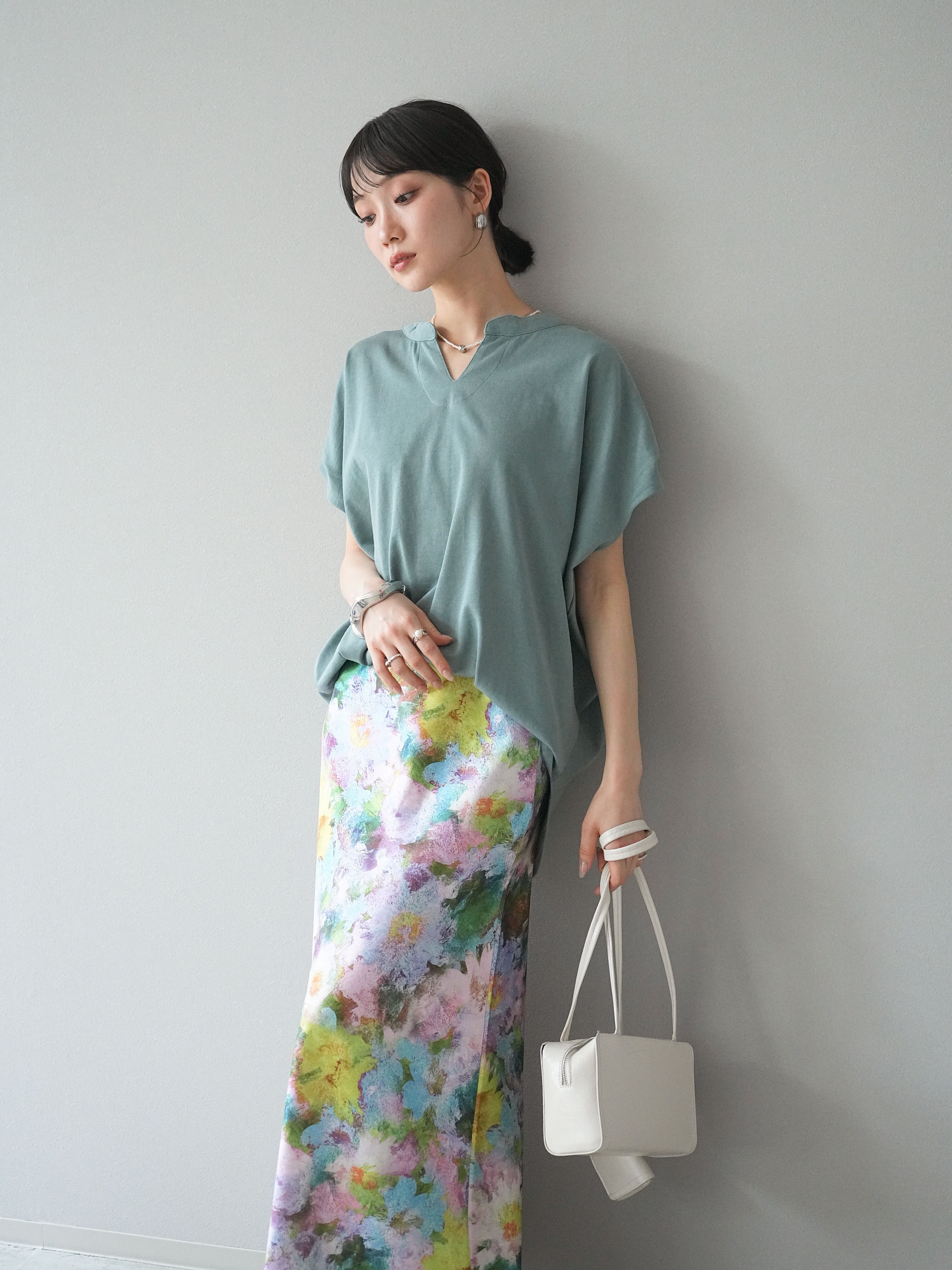 SET]キーネックドルマンルーズコットンTシャツ+ニュアンスフラワー