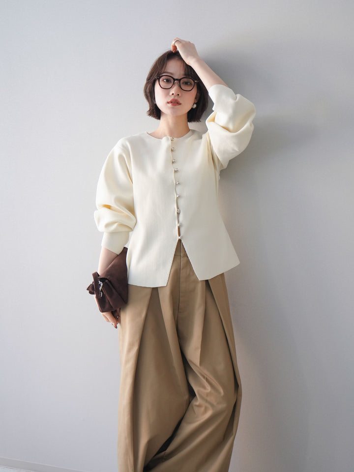 [予約]フロントスリットシルバーボタンニットカーディガン/off