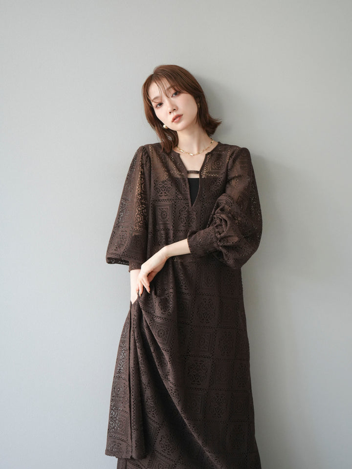 【套裝】塊蕾絲捲袖洋裝+塊蕾絲寬褲（2套）