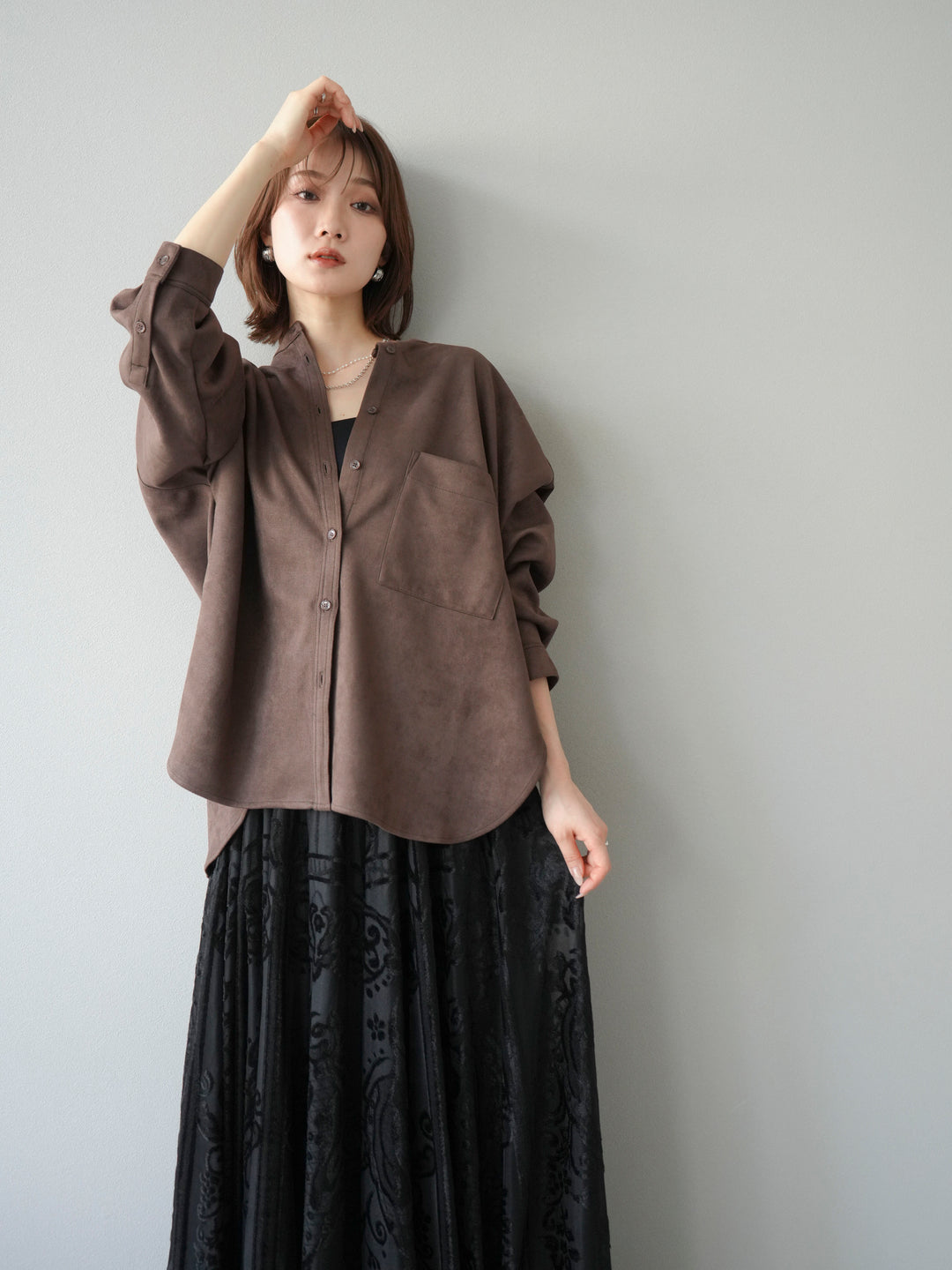 [SET]スエードバンドカラーオーバーシャツ+アンティーク柄フロッキーマキシスカート(2set)