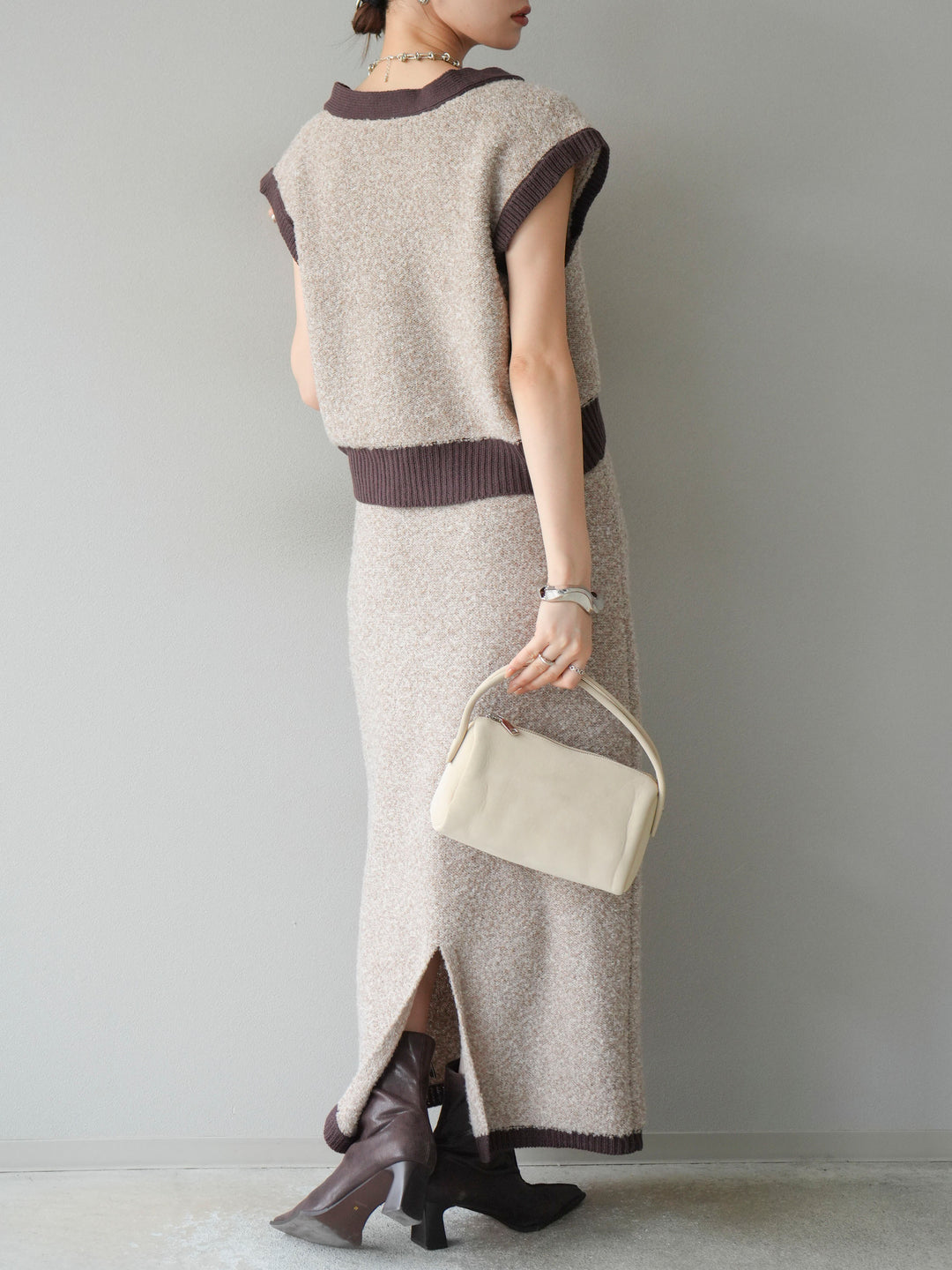 [予約]ブークレバイカラータイトニットスカート/ベージュ