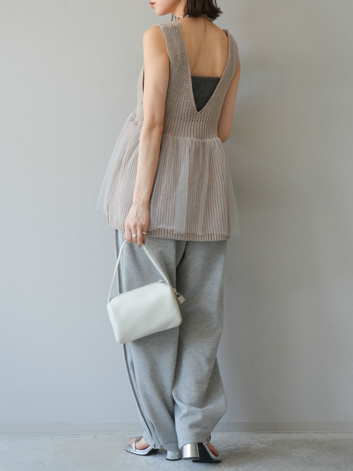 [SET] 薄紗層疊荷葉邊針織背心 + 兩用設計運動褲（2 件組）