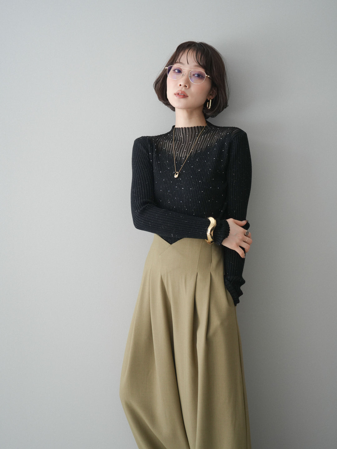 [予約]シアー切替スパンコールリブニットトップス/black