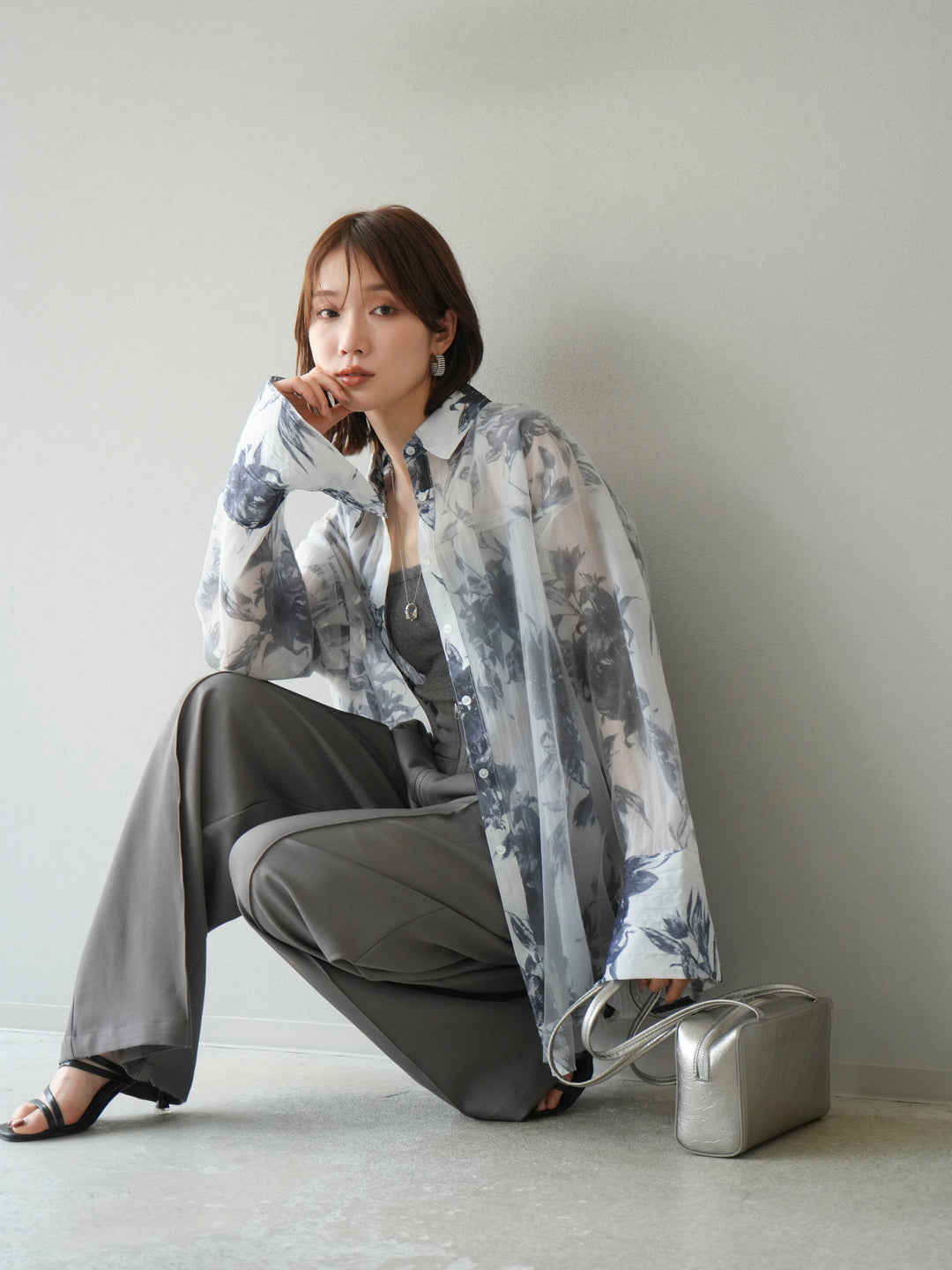 [予約]チュールドッキングフラワー柄オーバーサイズシャツ/グレー