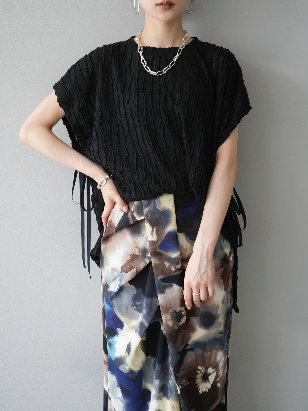 [Pre-order] Arm shirring sheer design mellow pullover/black