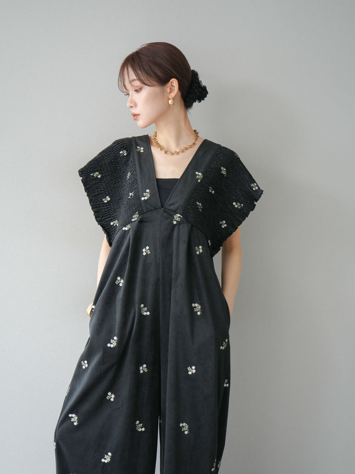 [予約]ベロアフラワー刺繍シャーリングサロペット/ブラック