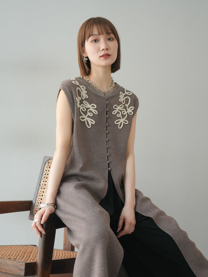 【預購】前開衩繩繡花針織洋裝/摩卡色