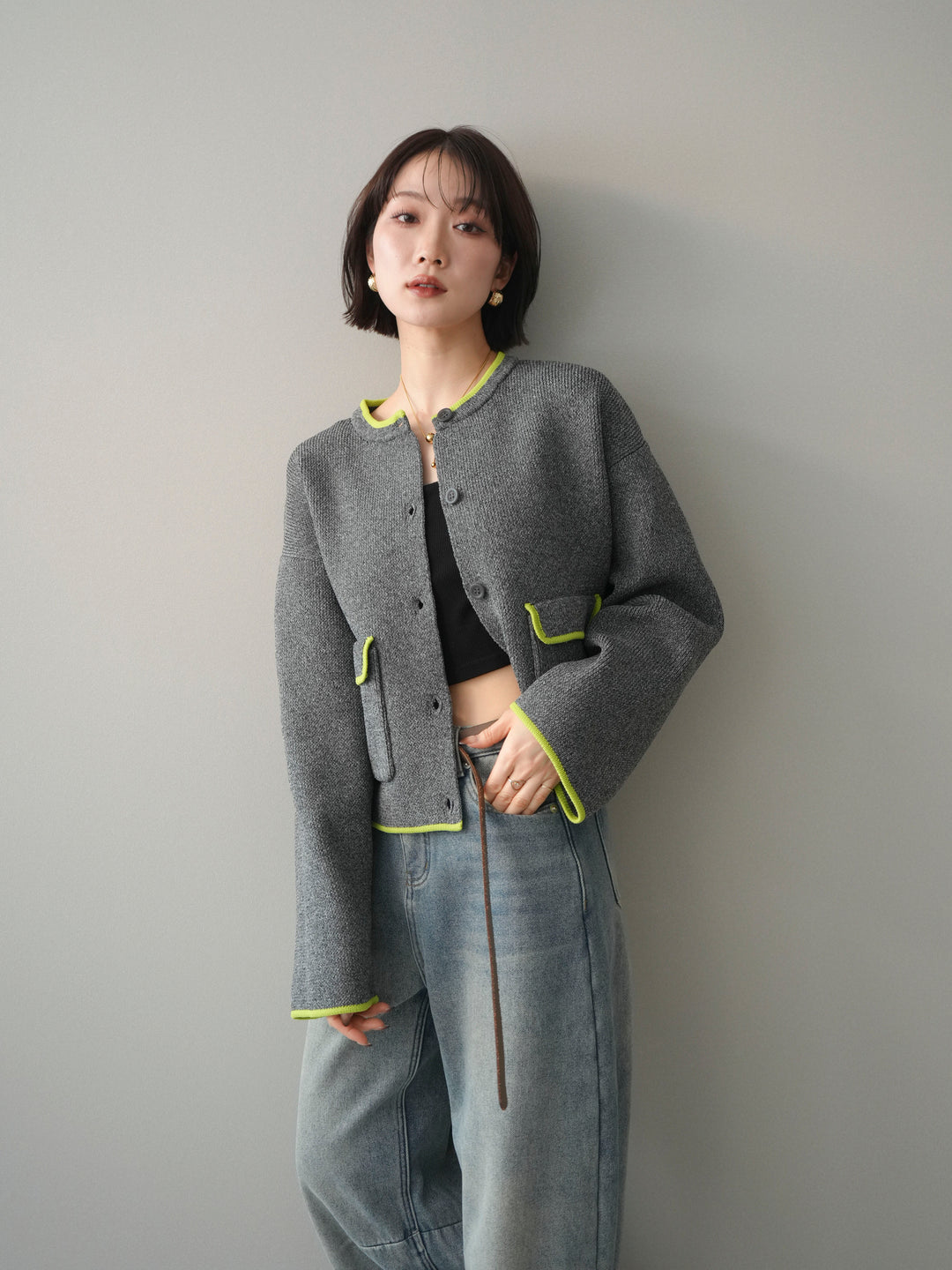 [SET]ポリエステル配色ニットカーディガン+裏起毛カットオフカーブデニムパンツ(2set)