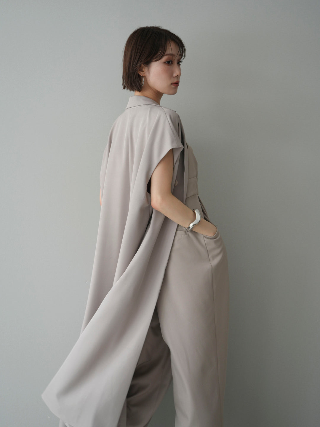 [予約]フレンチスリーブロングジレ/greige