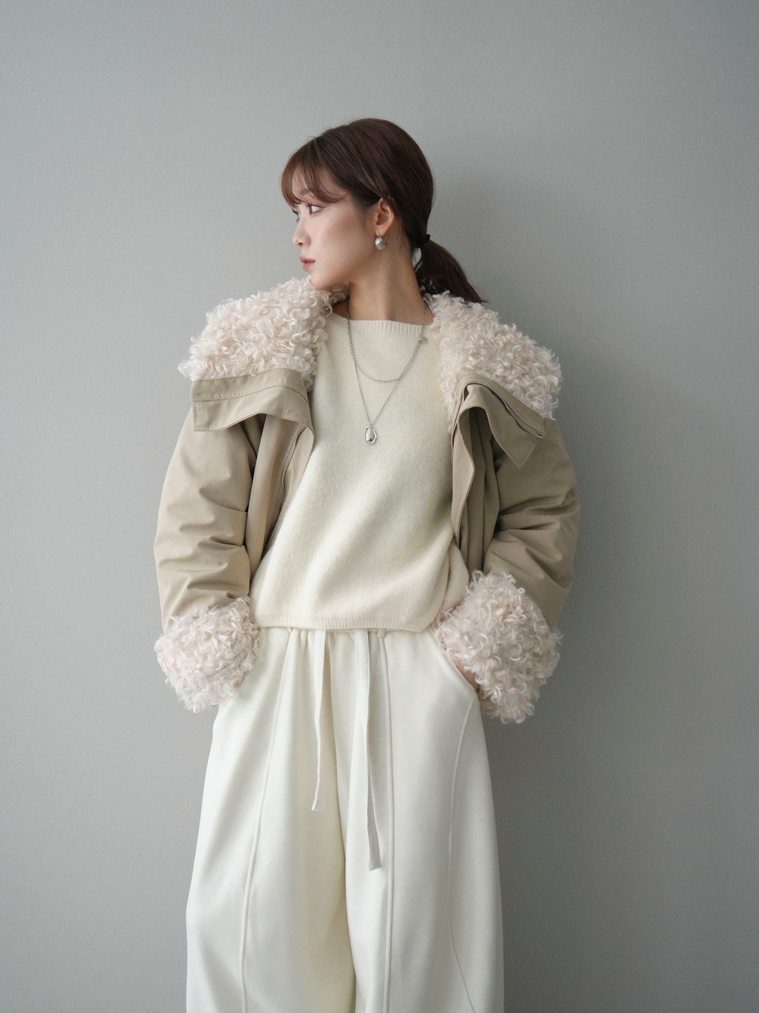 [SET]プードルファーダウンジャケット+アンゴラタッチボートネッククロップドプルオーバー+ウエストベルトカーブラインスエットパンツ(3set)