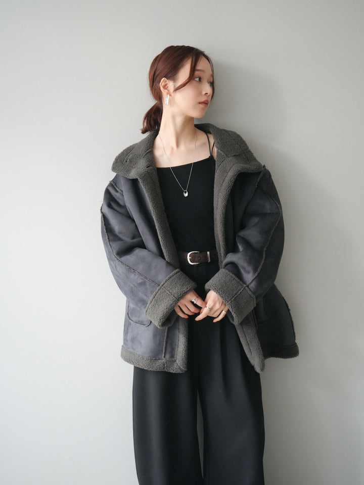 [SET]スタンドネックフェイクムートンミディアムコート+カップ付きバッククロスキャミソール(2set)