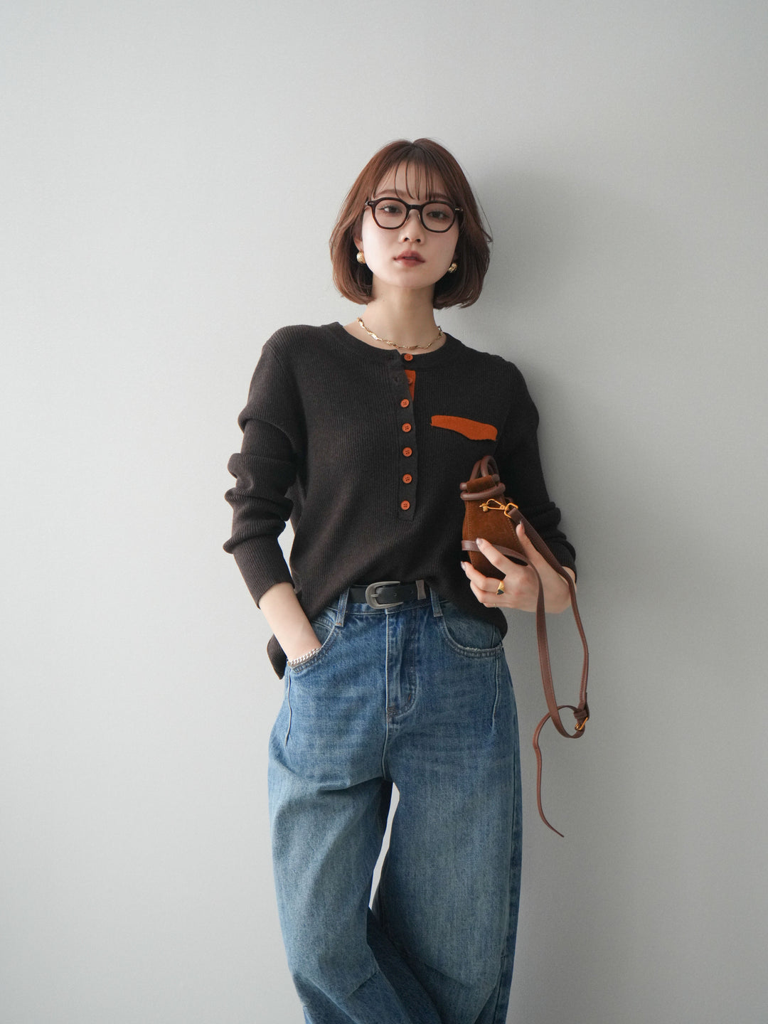 【預購】雙色拼接口袋亨利領針織衫/棕色