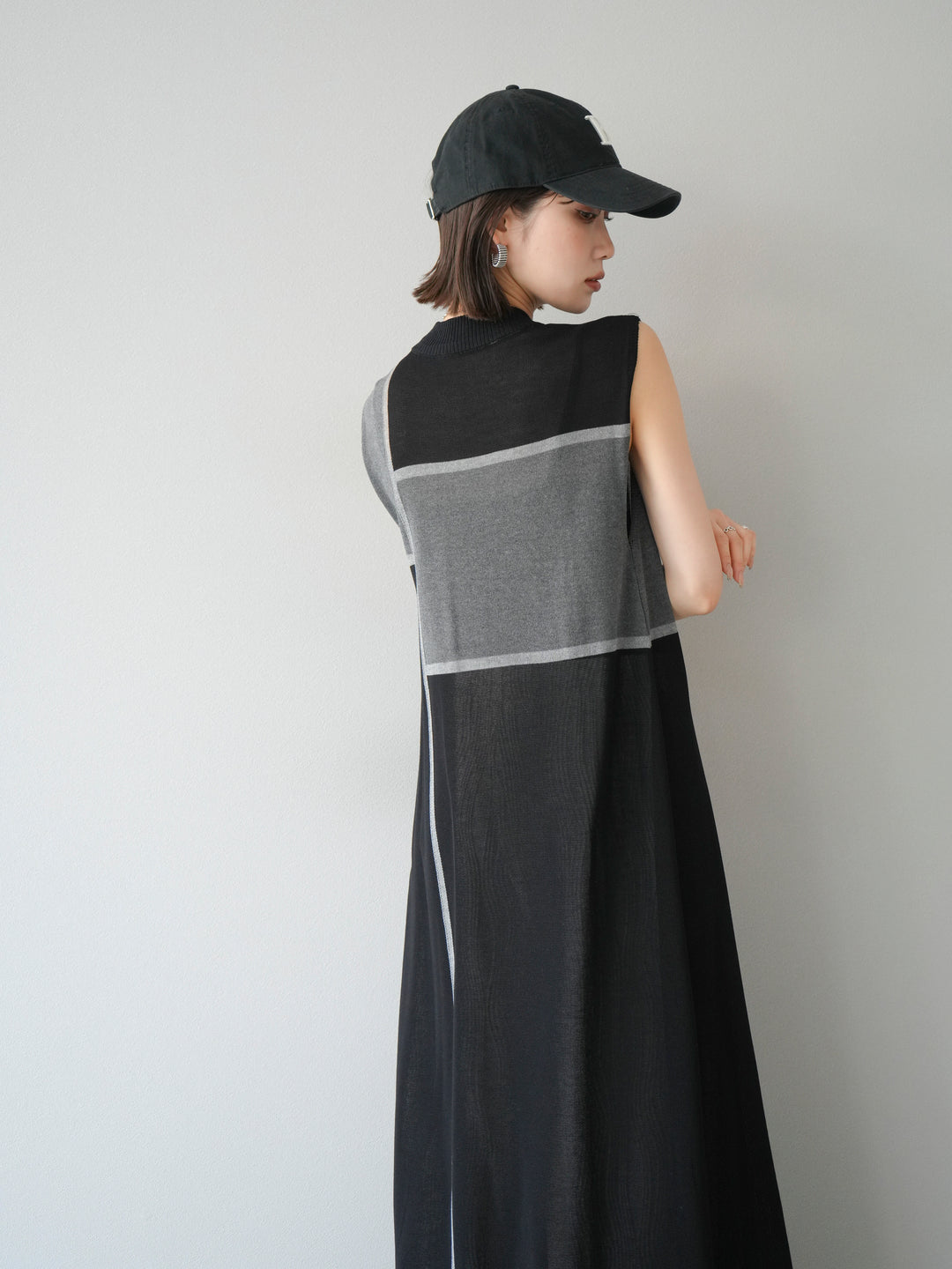 [SET] 配色開衩針織洋裝 + 波浪滾邊休閒褲 (2件套)