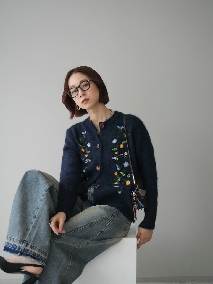 [予約]フラワー刺繍ニットカーディガン/blue