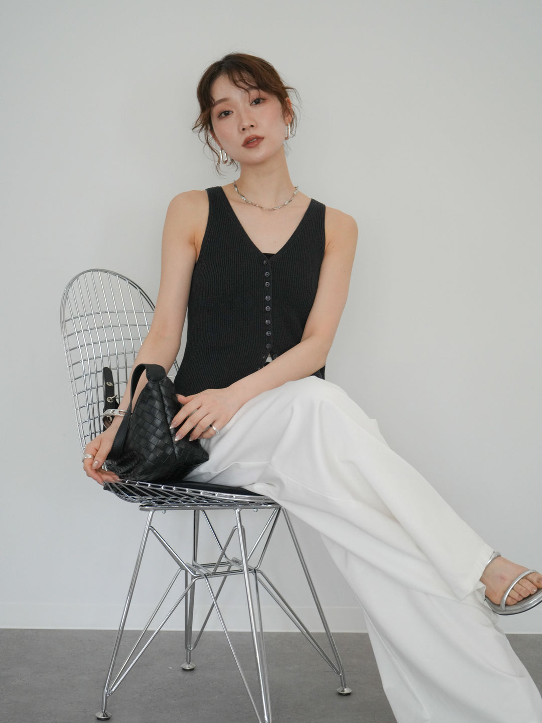 [予約]フロントボタンリブニットタンクトップ/black