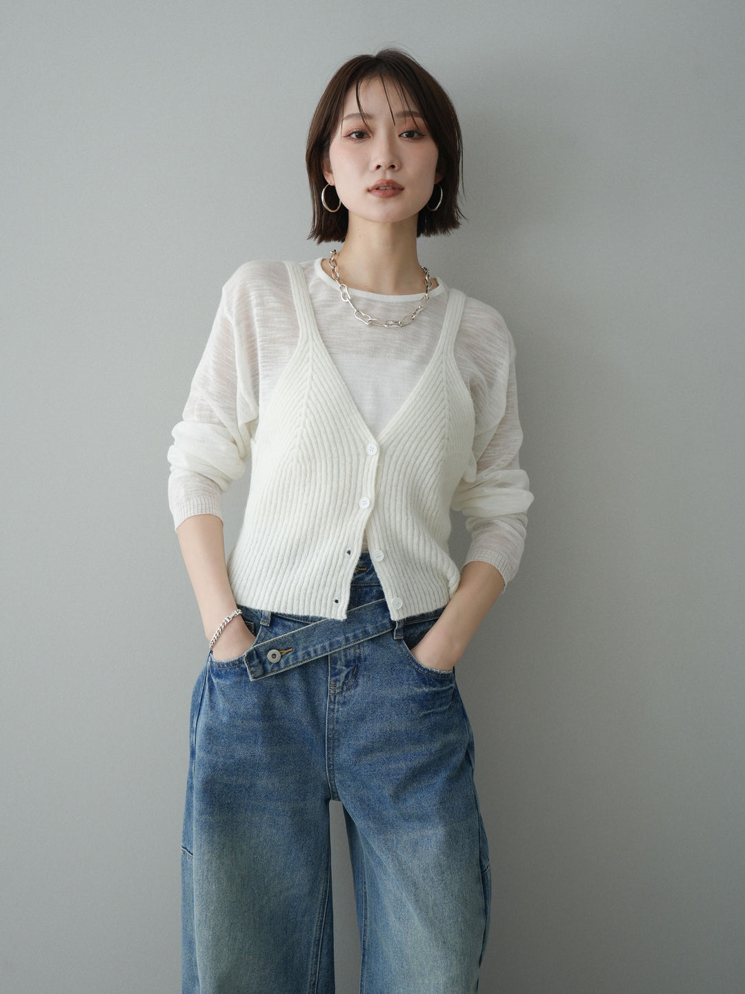 [予約]ビスチェアンサンブルシアーニット/white