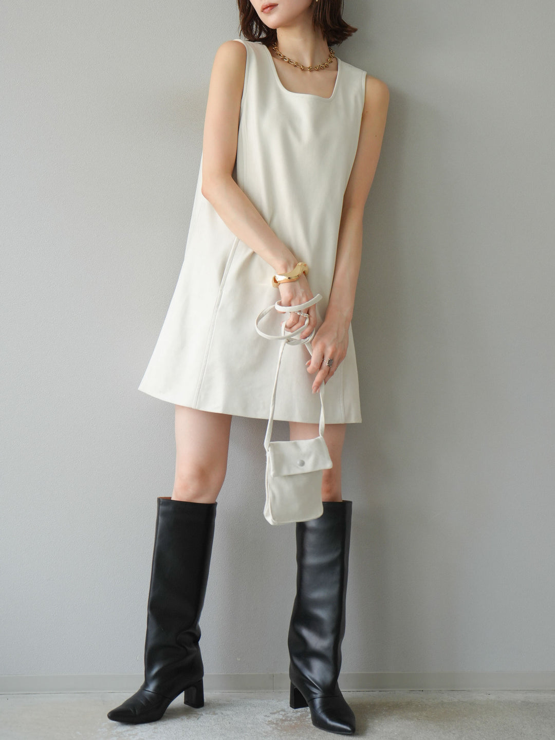 [予約]ショルダーポーチ付スウェードミニワンピース/アイボリー