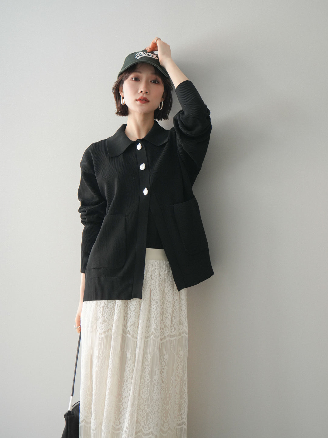 [予約]メタルボタン襟付きポリエステルニットカーディガン/black