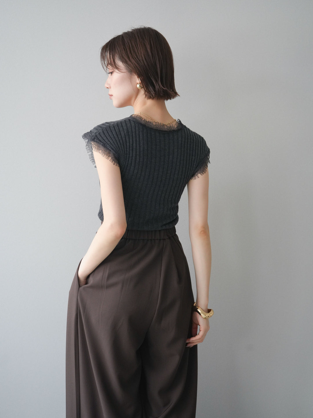 [予約]レーストリムリブニットトップス/charcoal