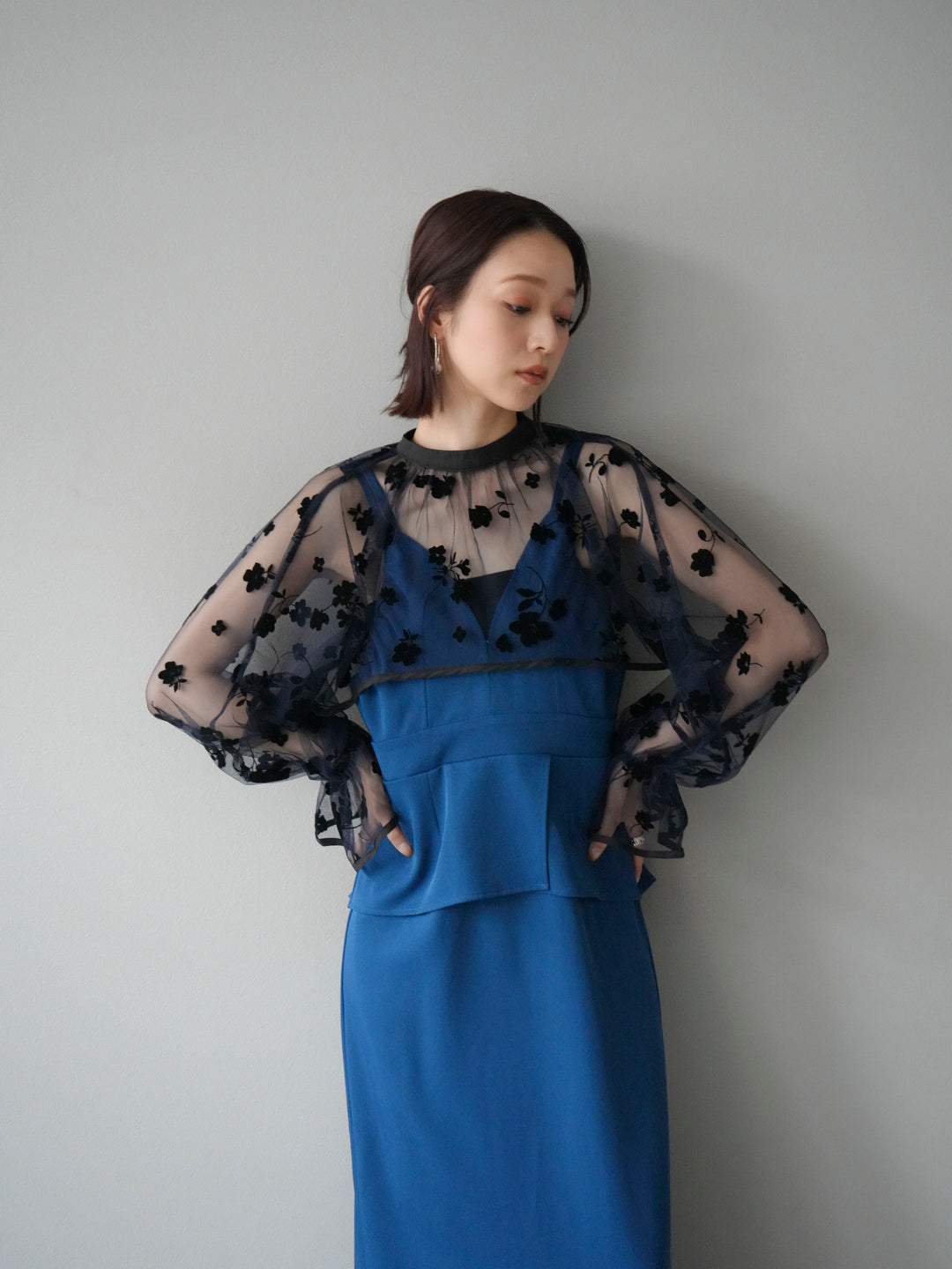 [予約]チュールフラワーフロッキーショートブラウス/ネイビー