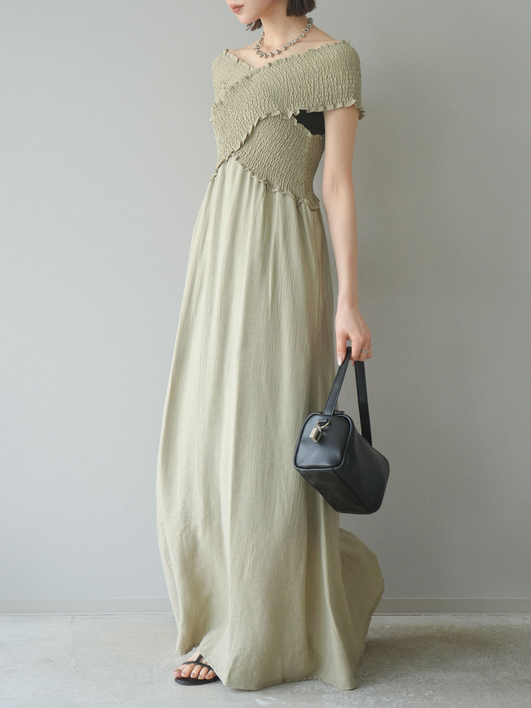 [予約]シャーリングクロスワンピース/グレージュ