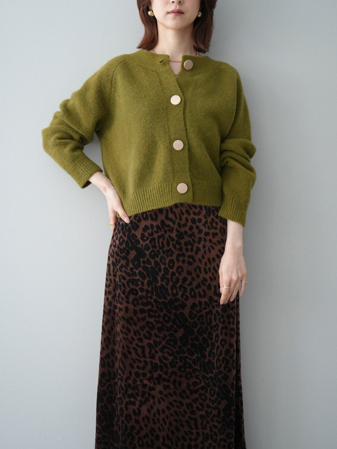 [SET]BIGボタンニットカーディガン+レオパードベロアナロースカート(2set)