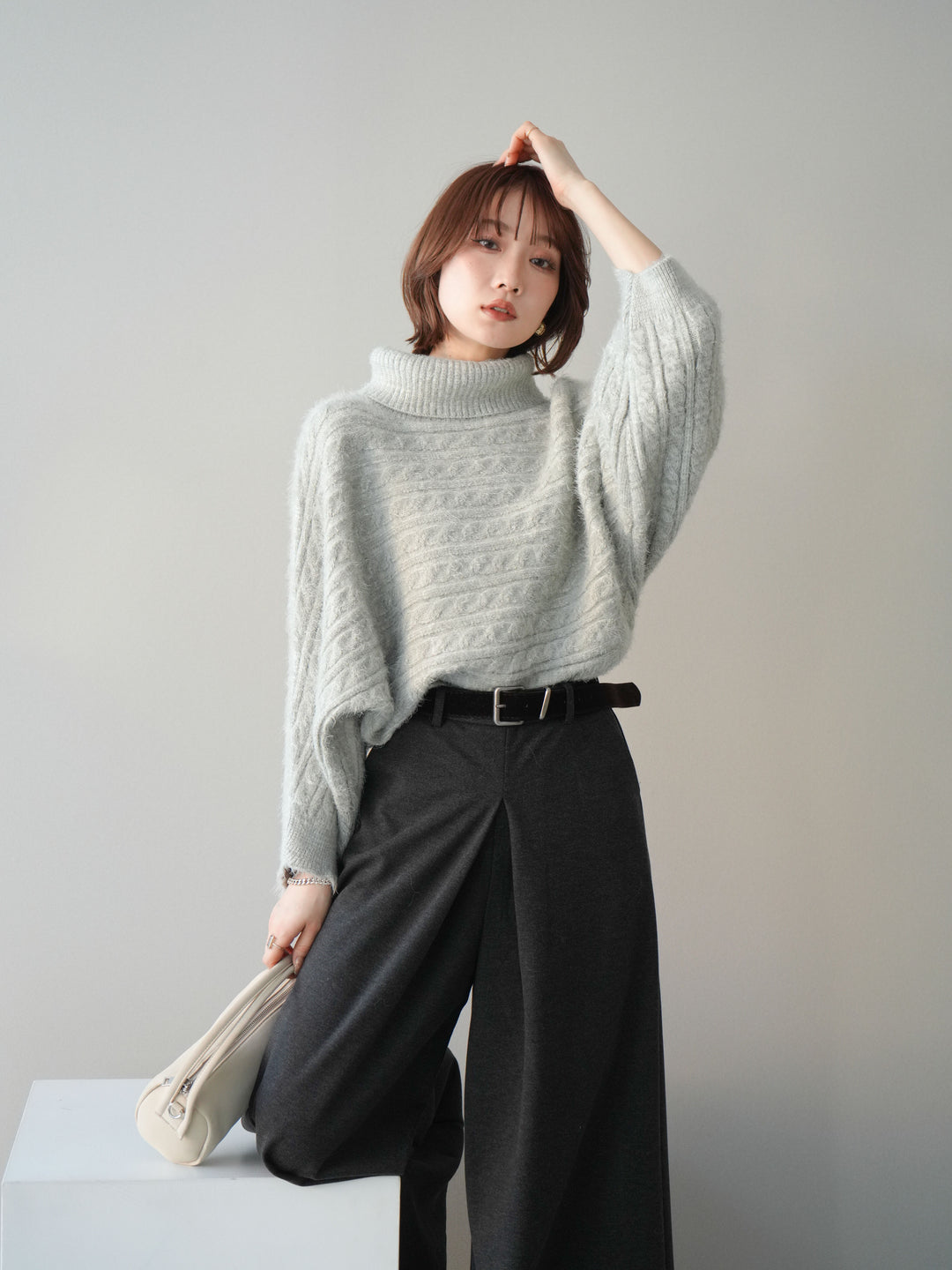 [予約]オフタートルケーブル編みニットプルオーバー/gray