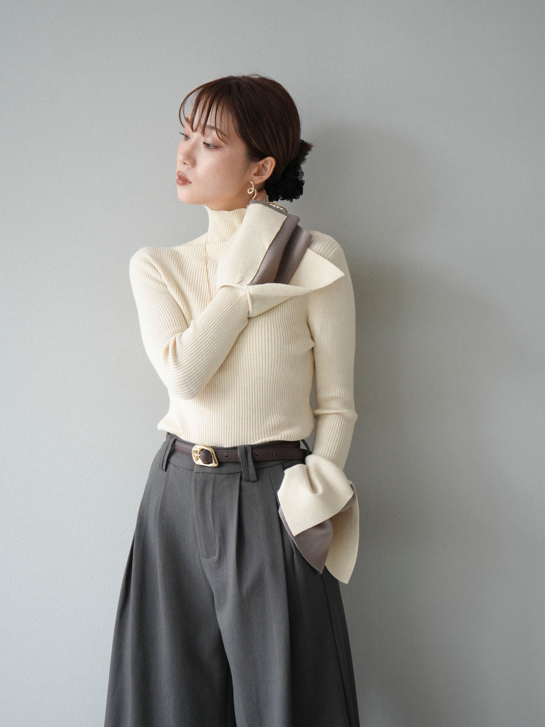 [SET] 疊層喇叭袖高領針織上衣 + 雙褶寬褲 (2 套)