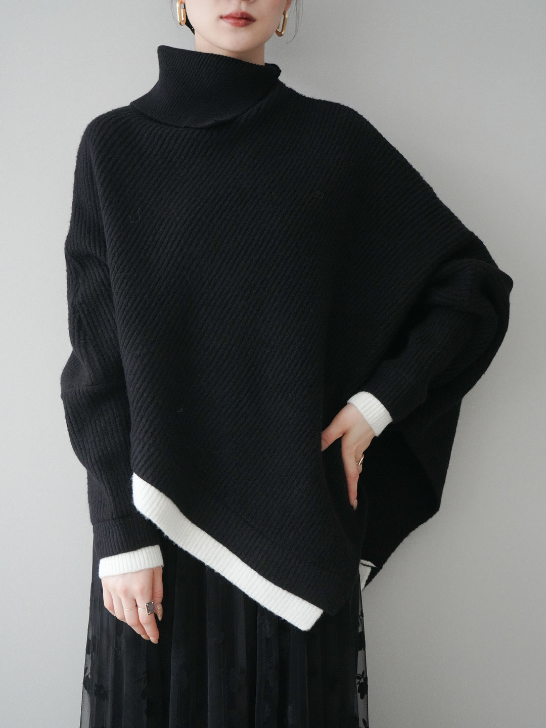[予約]配色アシンメトリードルマンニットプルオーバー/black