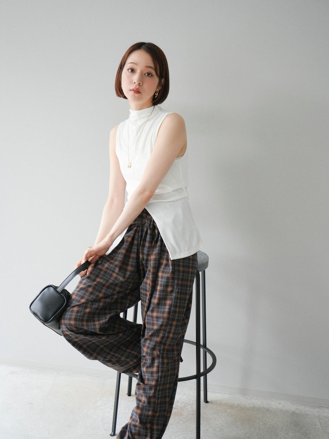 [予約]フロントスリットレーヨンニットトップス/ホワイト