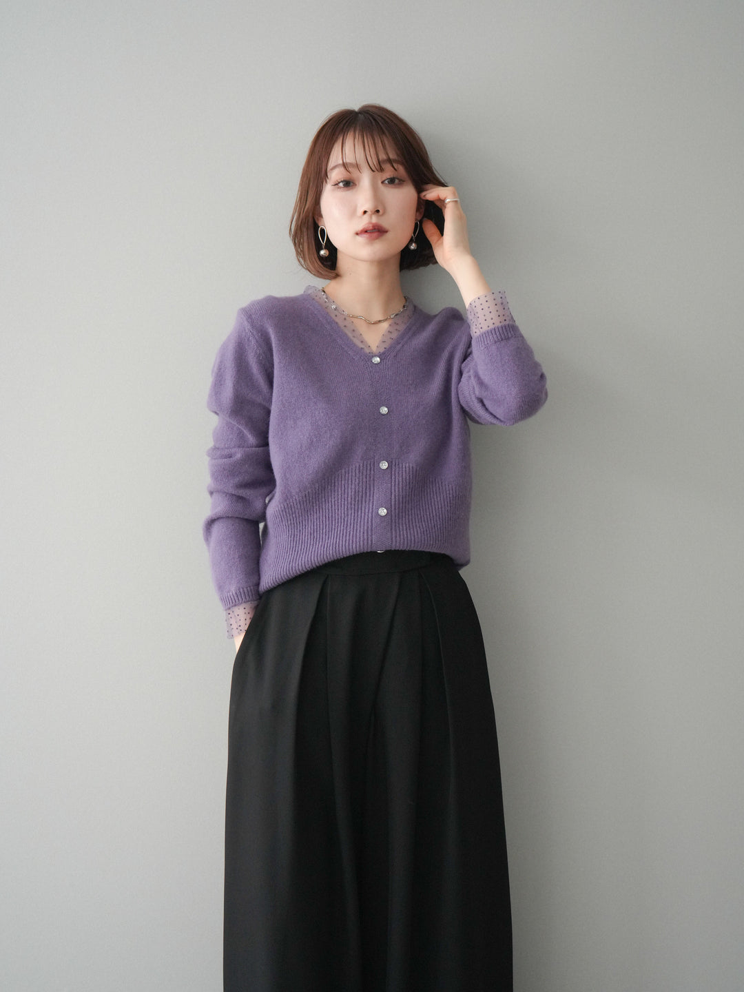 [SET]ドットチュールレイヤードボタンニットトップス+テープベルトタックバギーパンツ(2set)