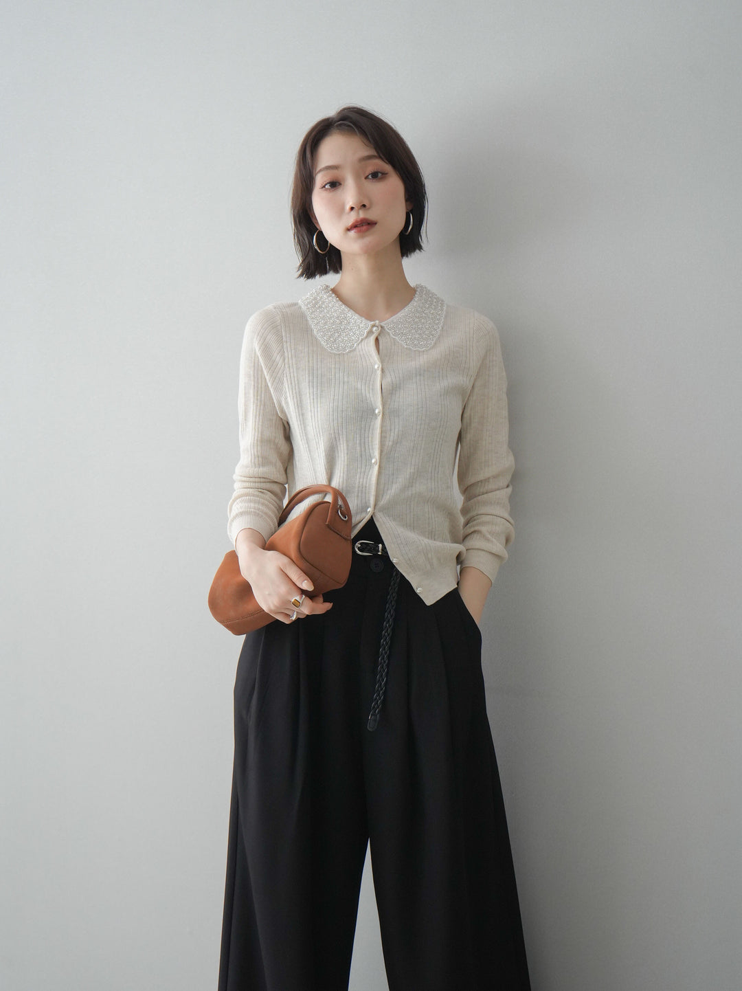 [予約]ビジュー襟パールボタンニットカーディガン/ivory