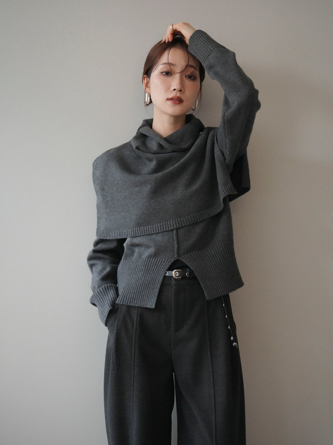 [予約]フロントスリットネックアンサンブルニット/charcoal