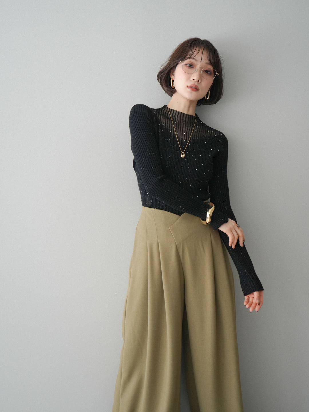 [予約]シアー切替スパンコールリブニットトップス/black